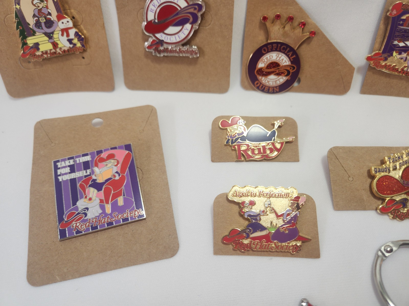 LOT VTG RED HAT SOCIETY LADY QUEEN JEWELRY PINS BRACELET 14 PC