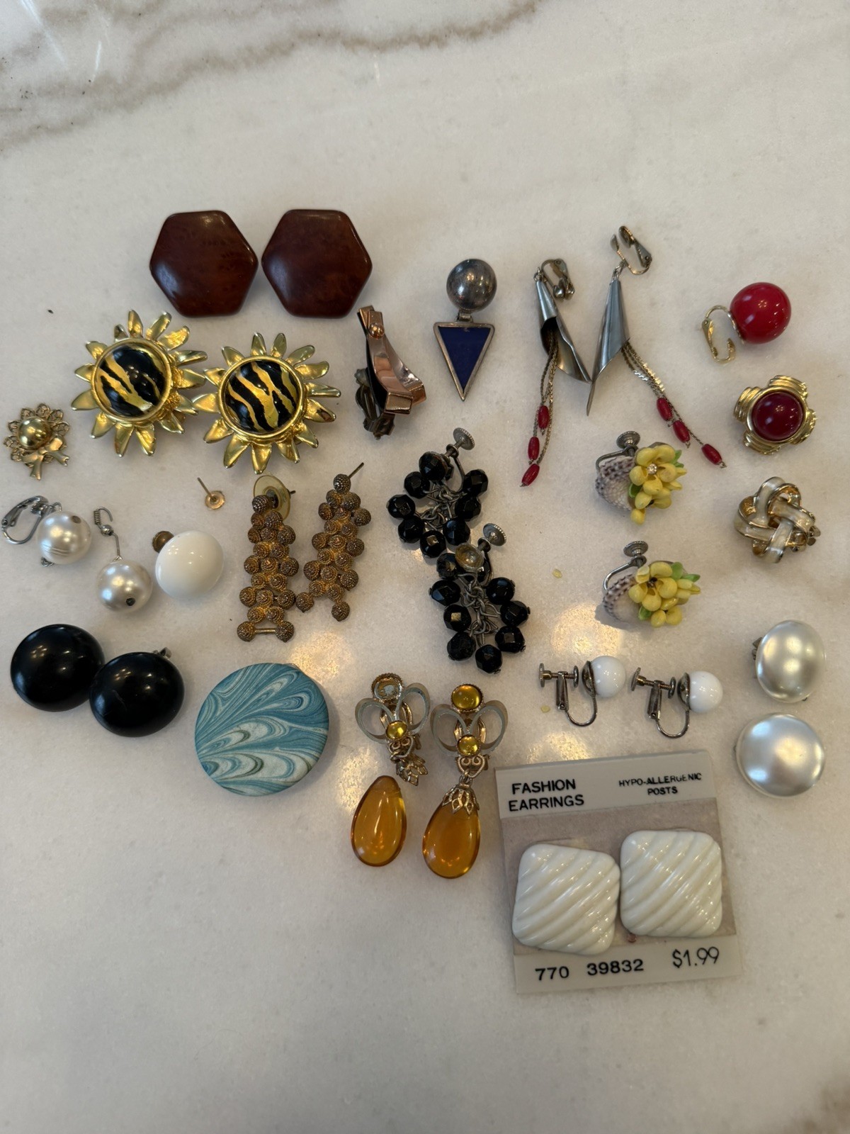 32 VTG Lot Earrings Craft Harvest Repair 1950s-1980s Some Signed, 1 silver