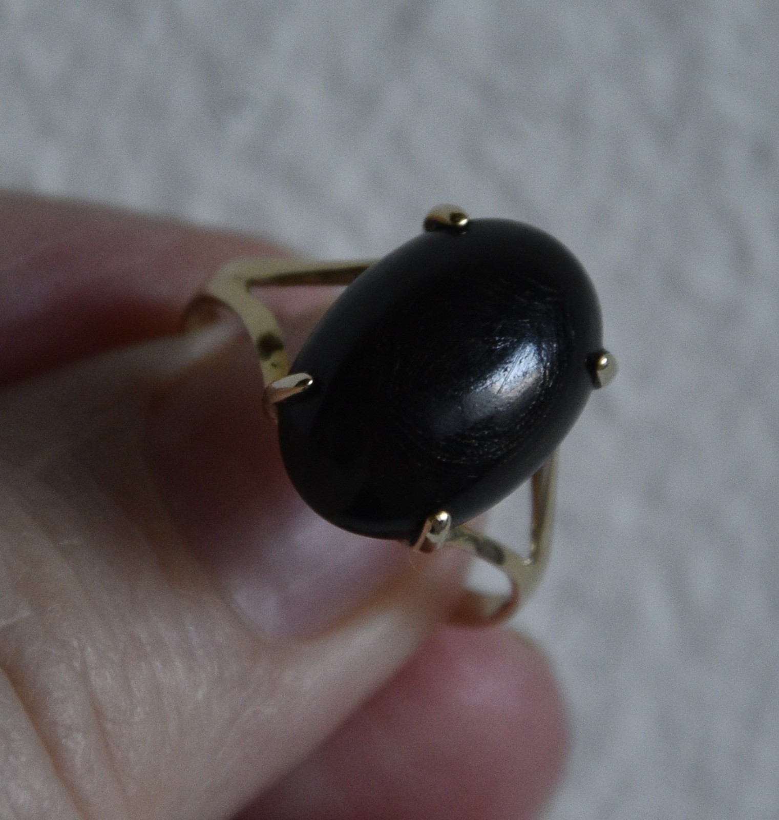 Vintage 2.2 gr. 14K Yellow Gold Prong Set Black Coral Ring Size (6)