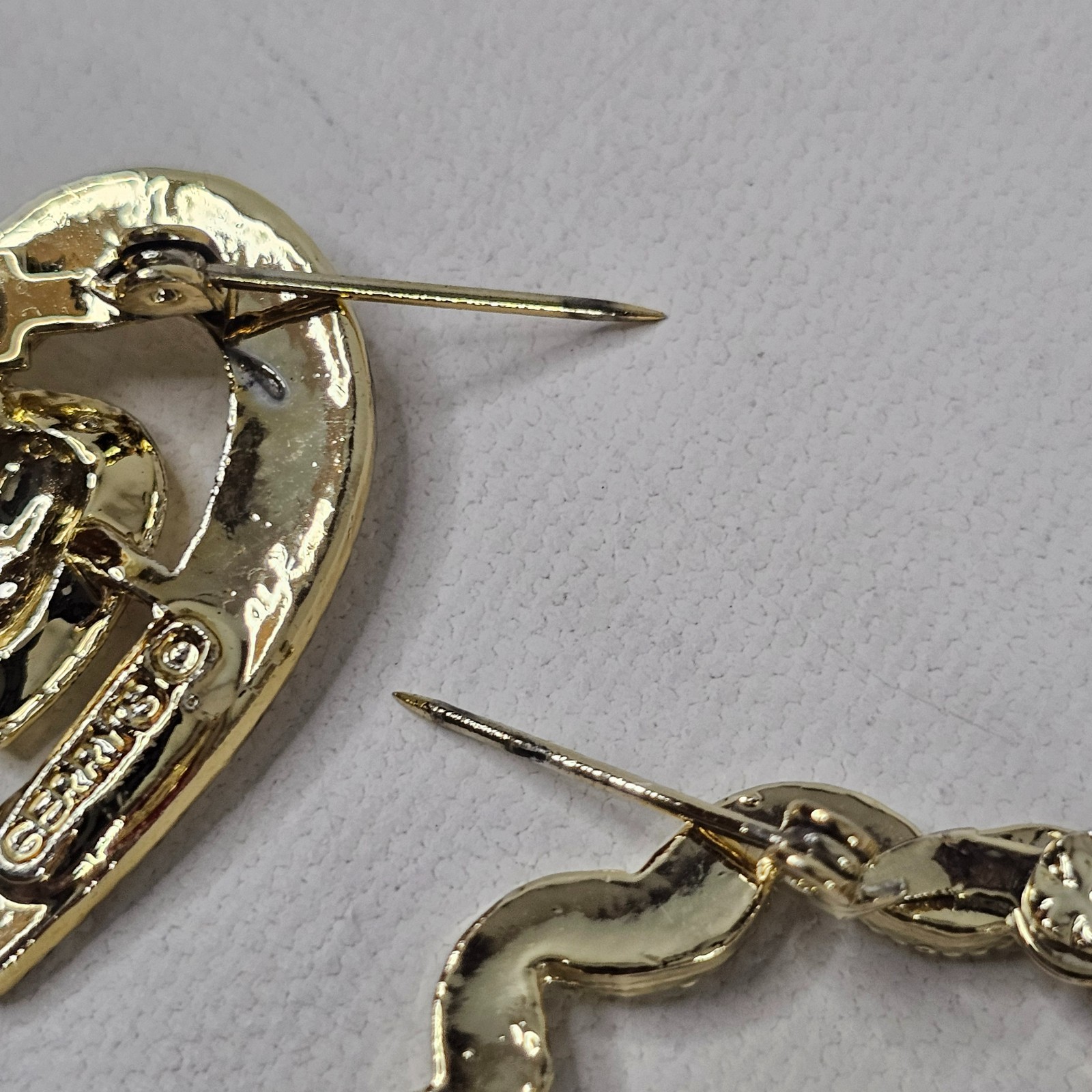 Vintage Gerry’s Wreath Flower And Heart Brooch Lot of 2 Gold Tone Open Work