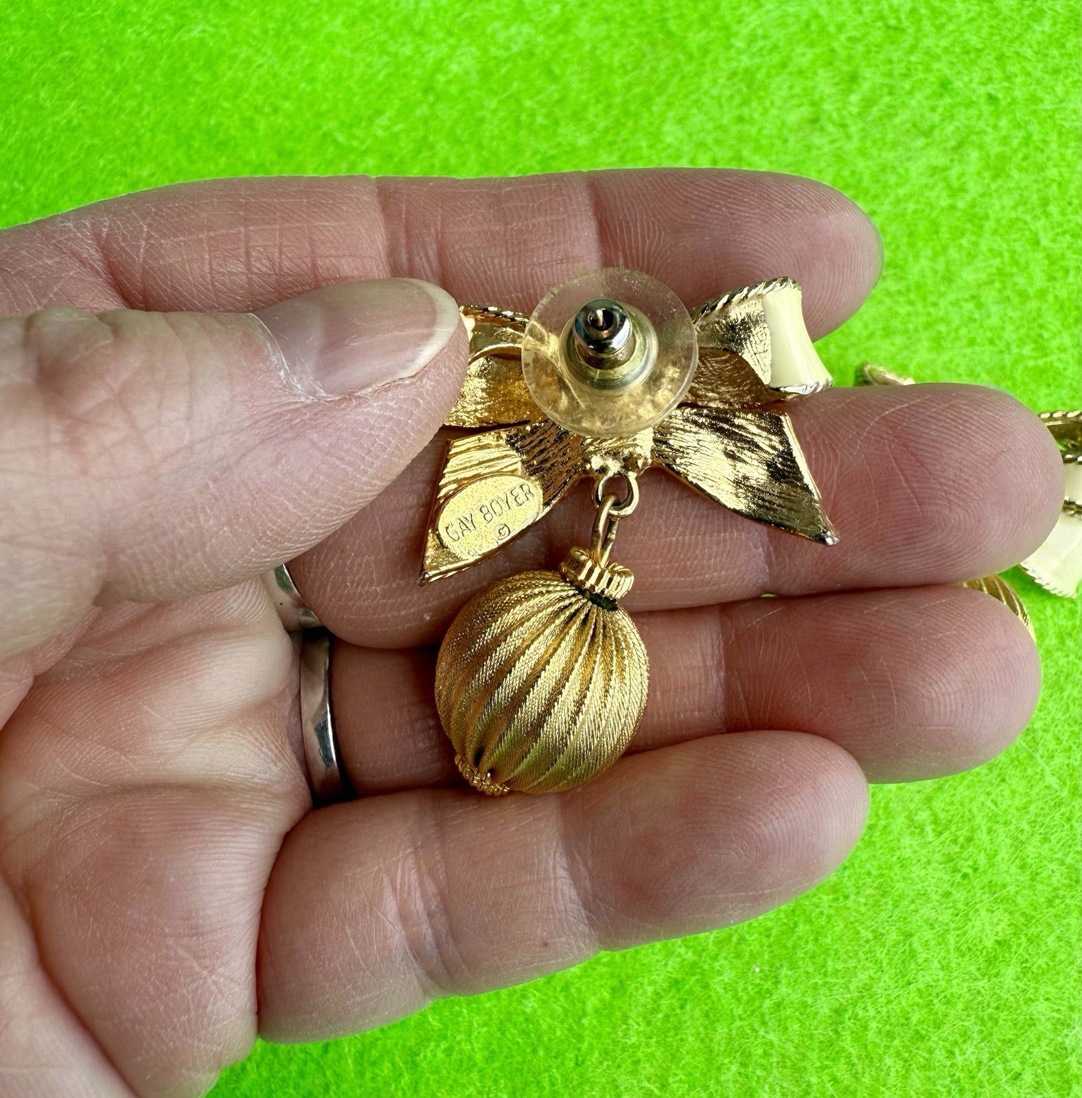 Vintage 1980’s Gay Boyer Gold Tone Cream Enamel Bow Dangle Pierced Earrings
