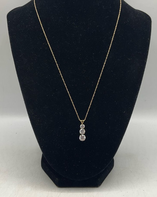 VINTAGE 14k Gold CHAIN necklace w CZ PENDANT in 14 k, marked 14k JCM, 1.61 grams