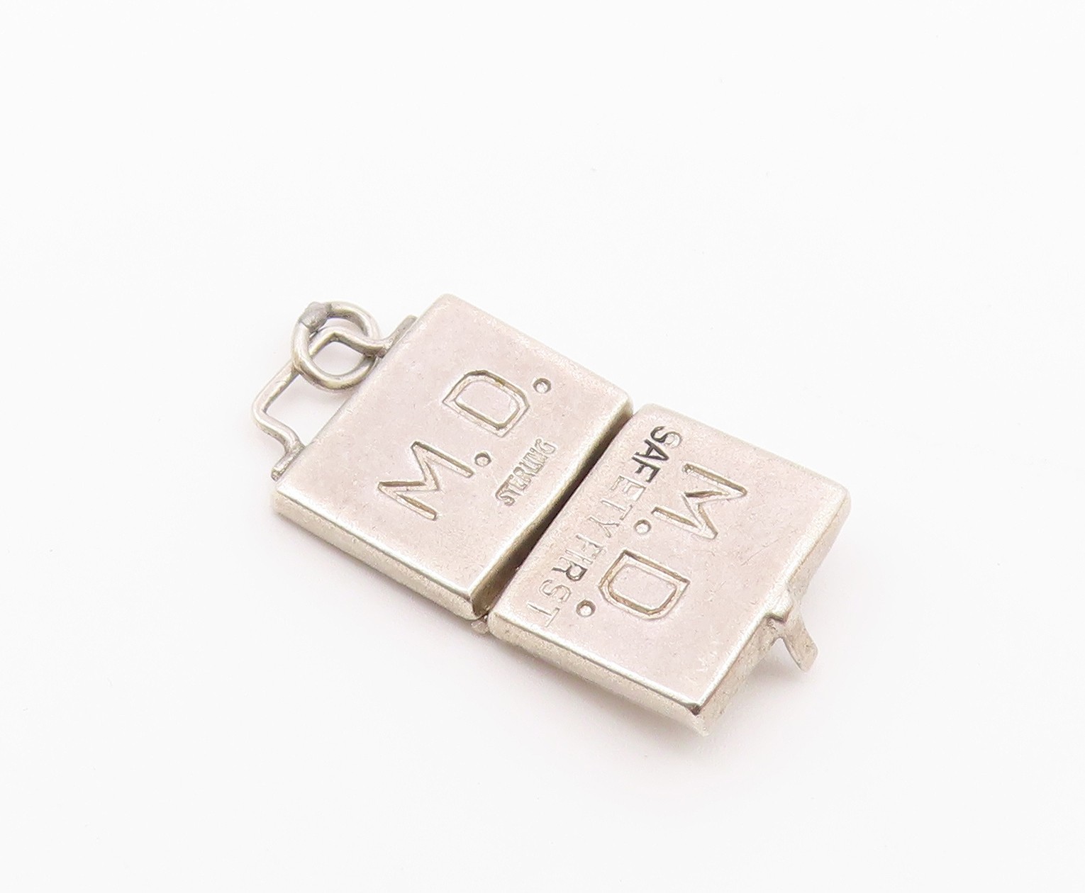 925 Sterling Silver Vintage Safety First Kit Charm Pendant (OPENS) PT21193