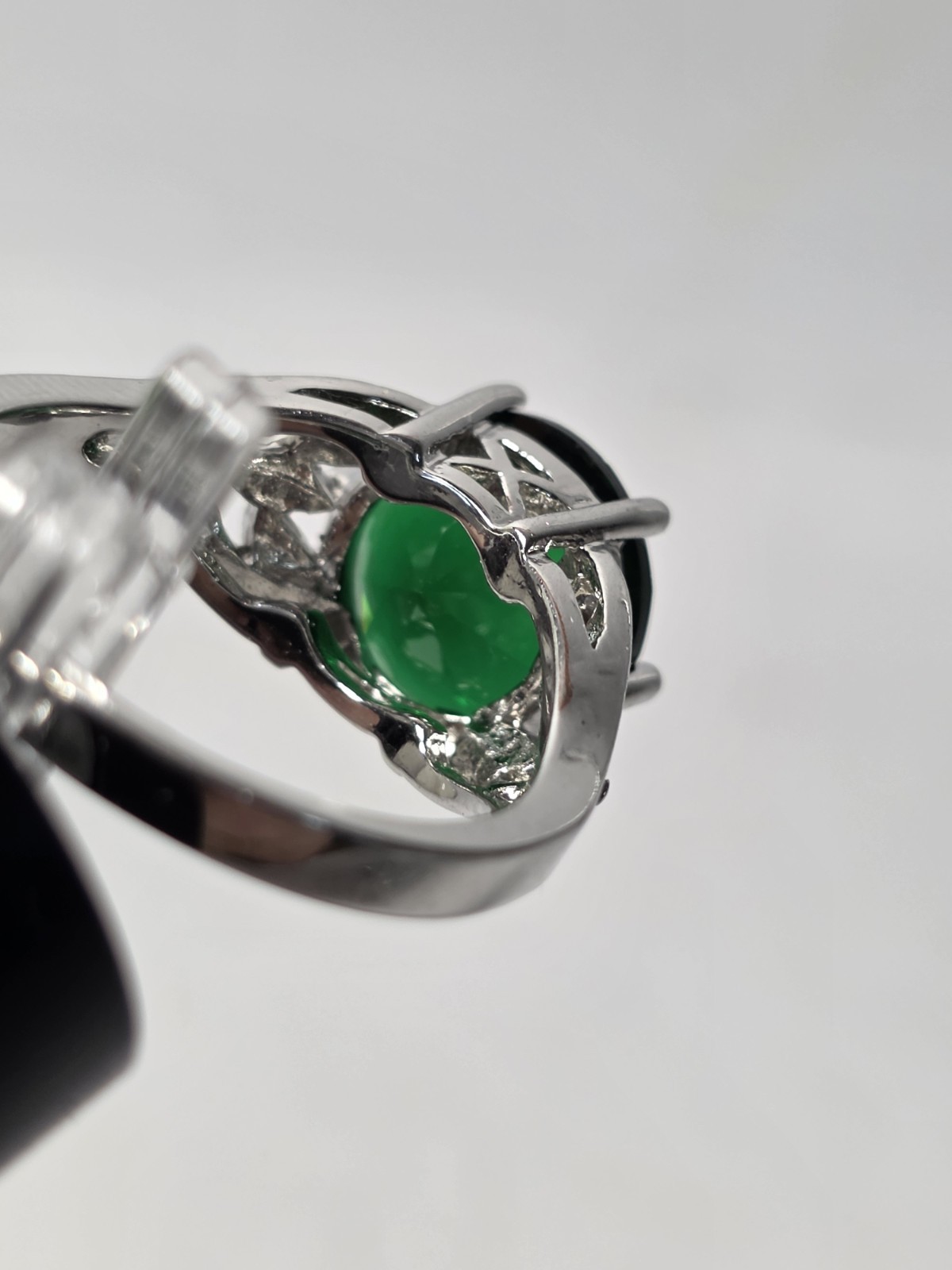 Vintage Silver Tone Filigree Ring Sz 9.5 Emerald Green Faceted Crystal Solitaire