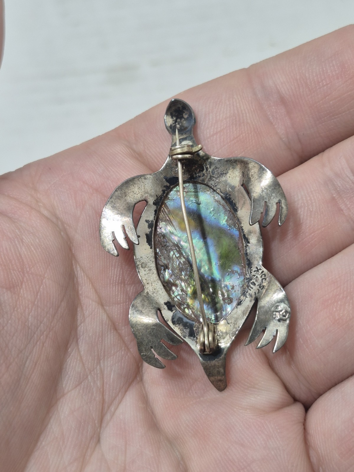 Vintage Mexico Alpaca Silver Abalone Inlaid Shell Sea Turtle Pin Brooch Jewelry