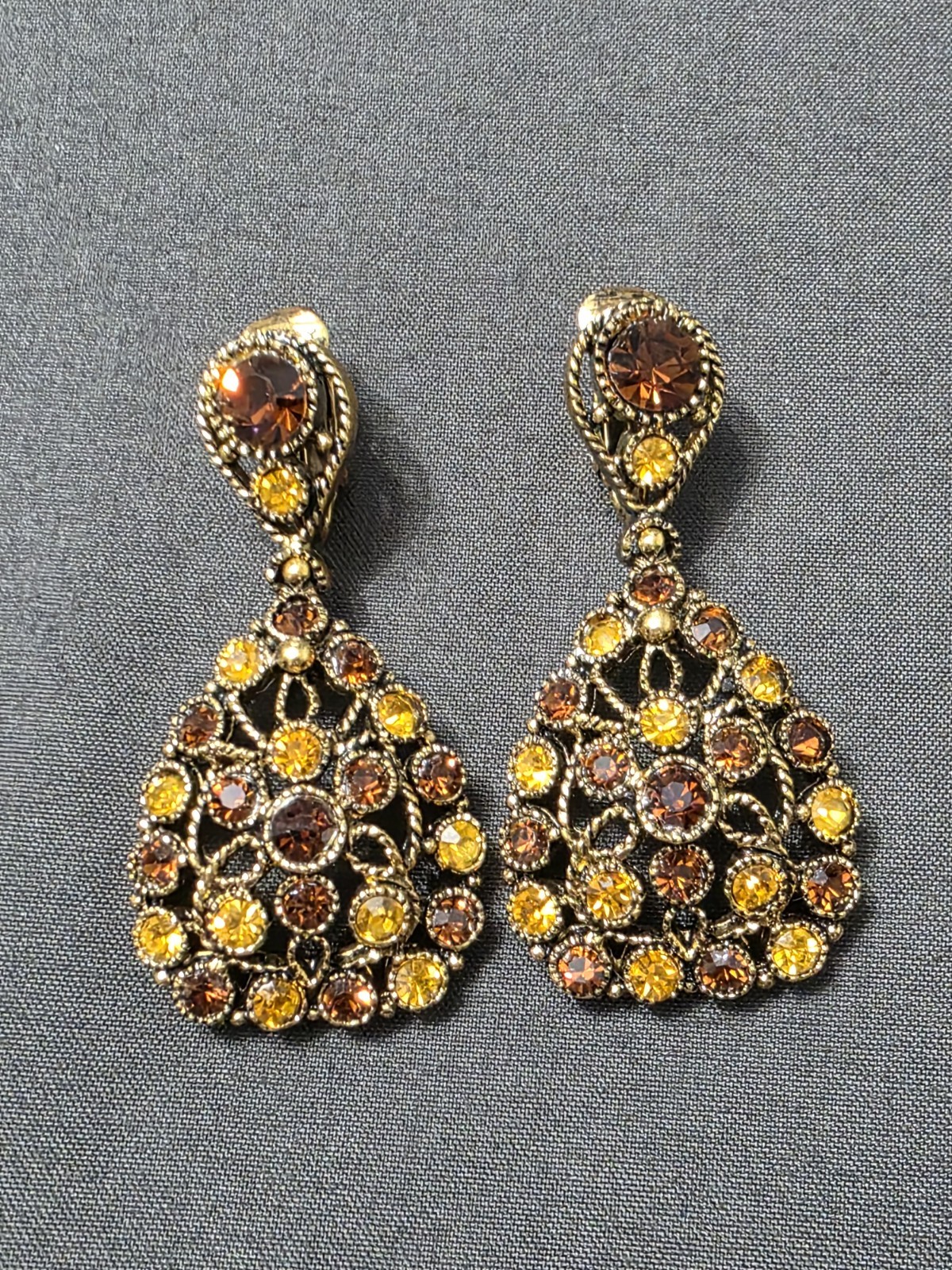 Estate – Gold Tone – Vintage Amber Colored Stones – Dangle Earrings – Item 264