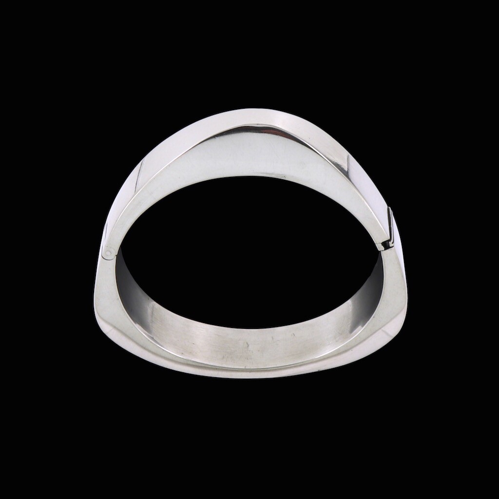 MOLTKE Jewelry – Denmark. Sterling Silver Hindged Bangle.