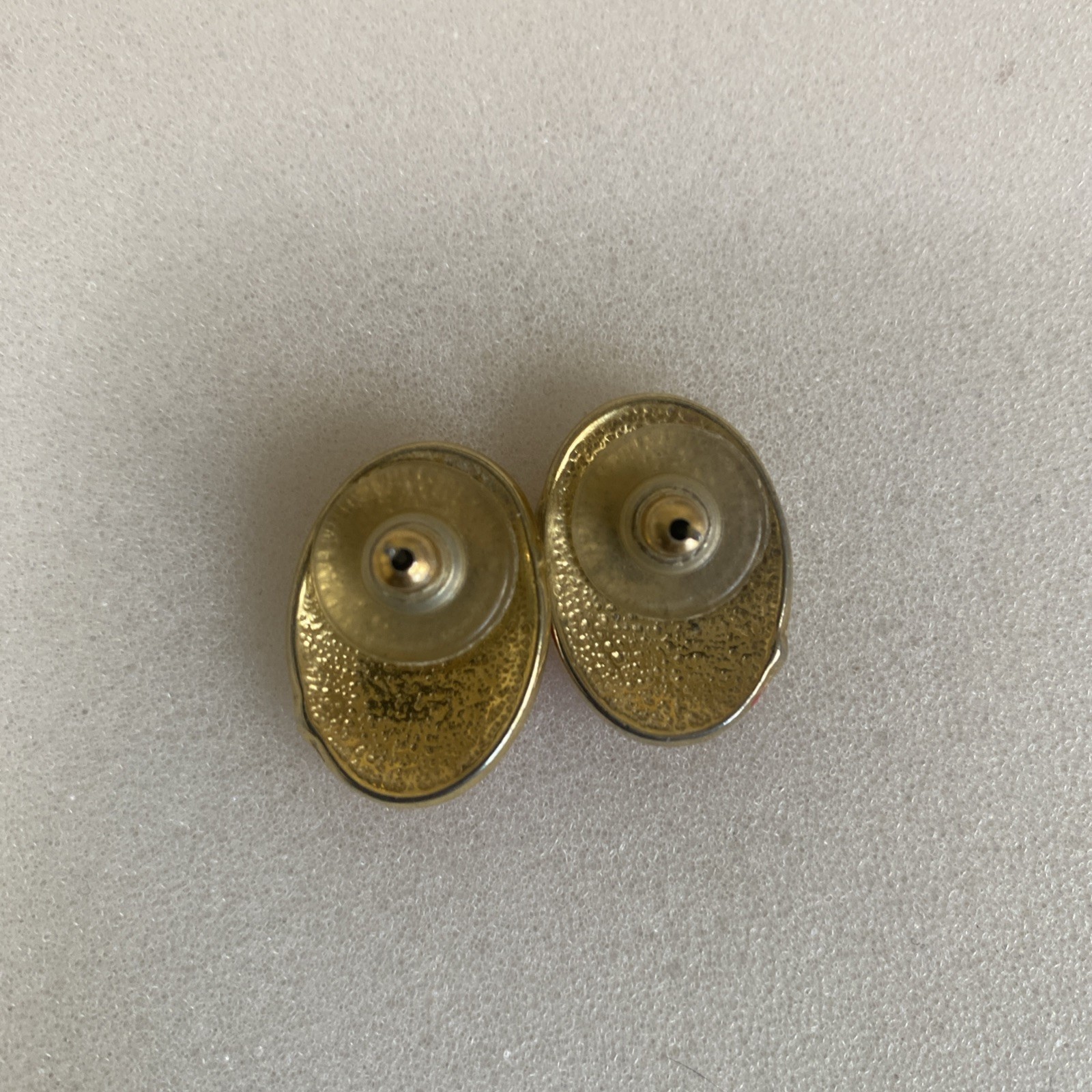 Red Creamy White Gold Enameled Stud Earrings 80s Mom Fourth Of July E12