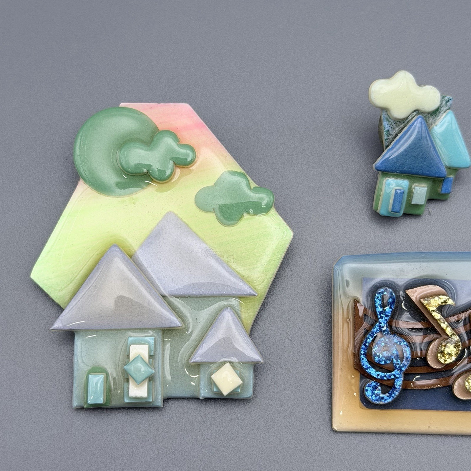 Vintage Lucinda House Pins Music Notes Lot of 3 Pastel Color House Glitter Music