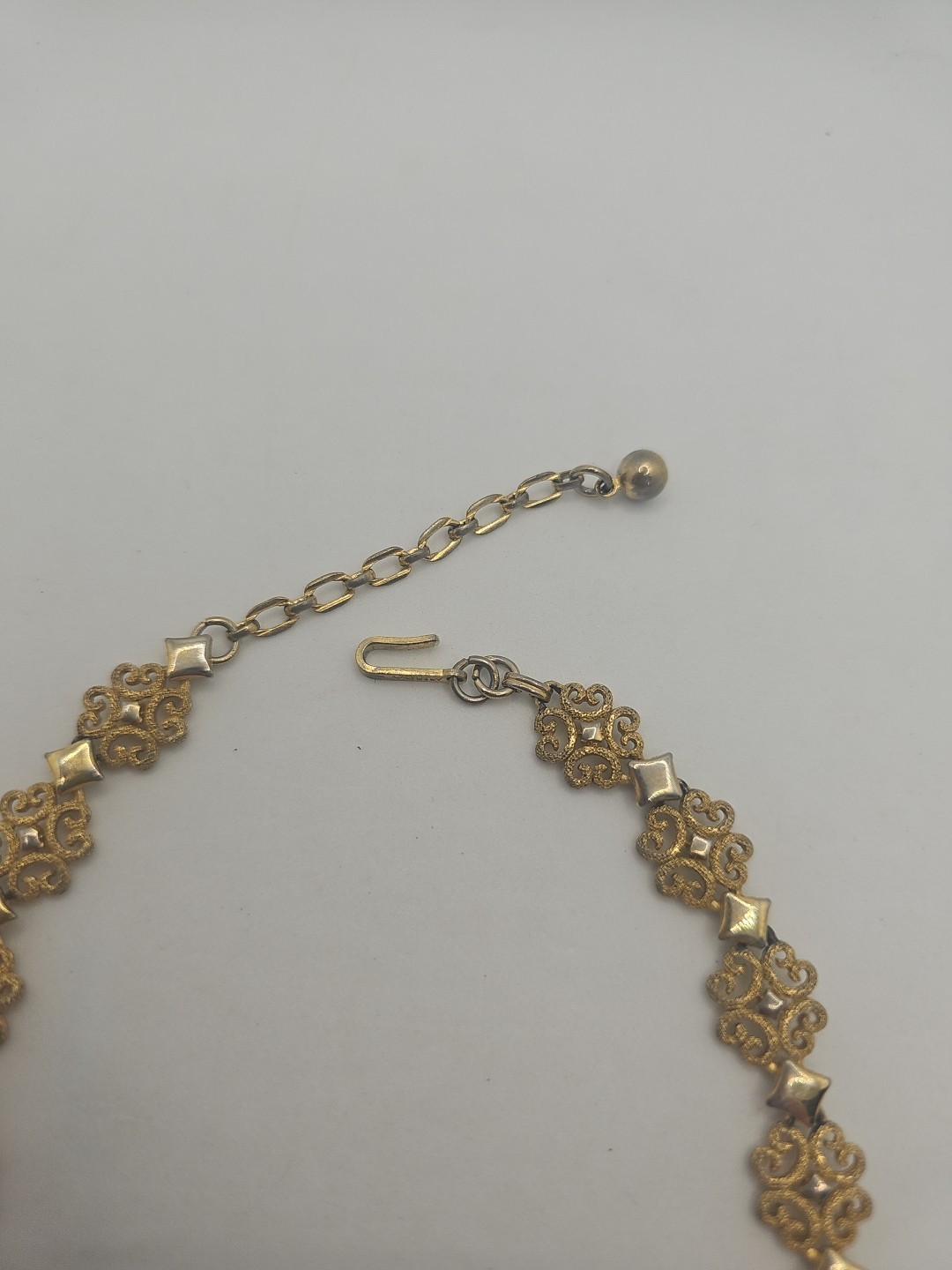 Avon Vintage 1971 Precious Pretenders Necklace