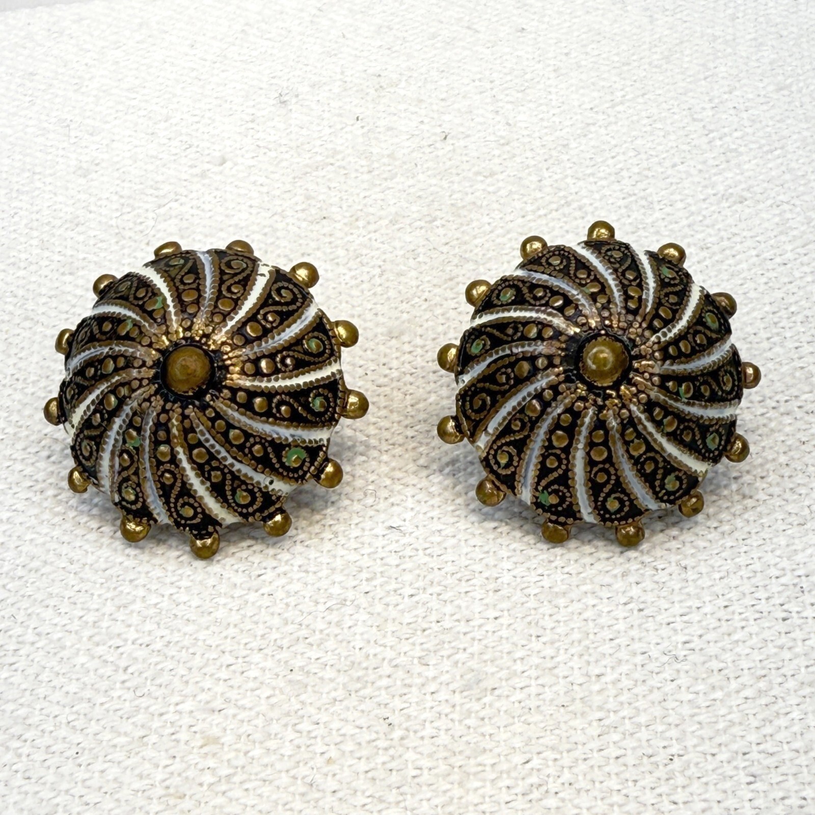 Vintage Damascene Screw Back Earrings MCM Classic