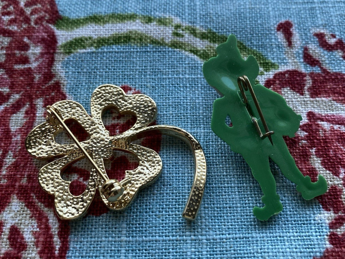 St Patrick’s Day Green Four Leaf Clover and Leprechaun Brooch Pin