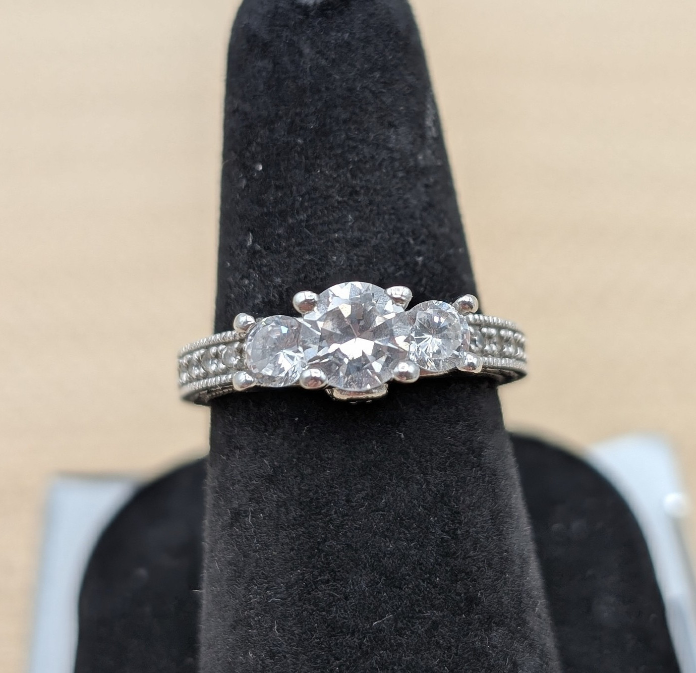 Avon 2007 Sterling Silver CZ Three Stone Ring Size 7 Engagement/Right Hand Ring