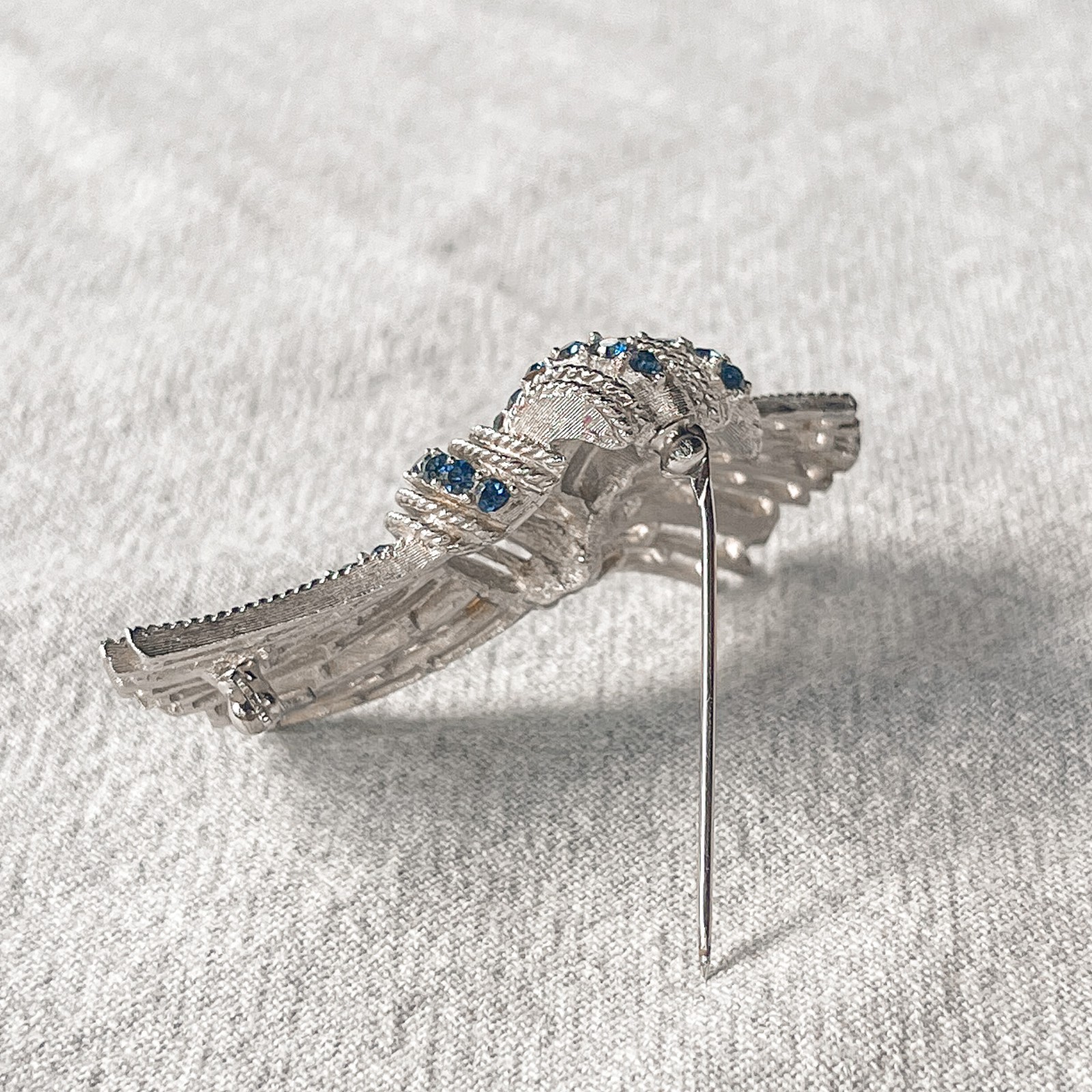 Vintage Trifari Cavalcade Sapphire-Blue Rhinestone Brooch Pin Silver Tone