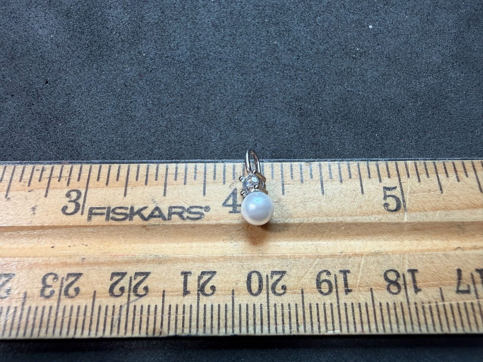 0.43g Vintage Sterling Silver 925 Pendant Round White Bead Accent M