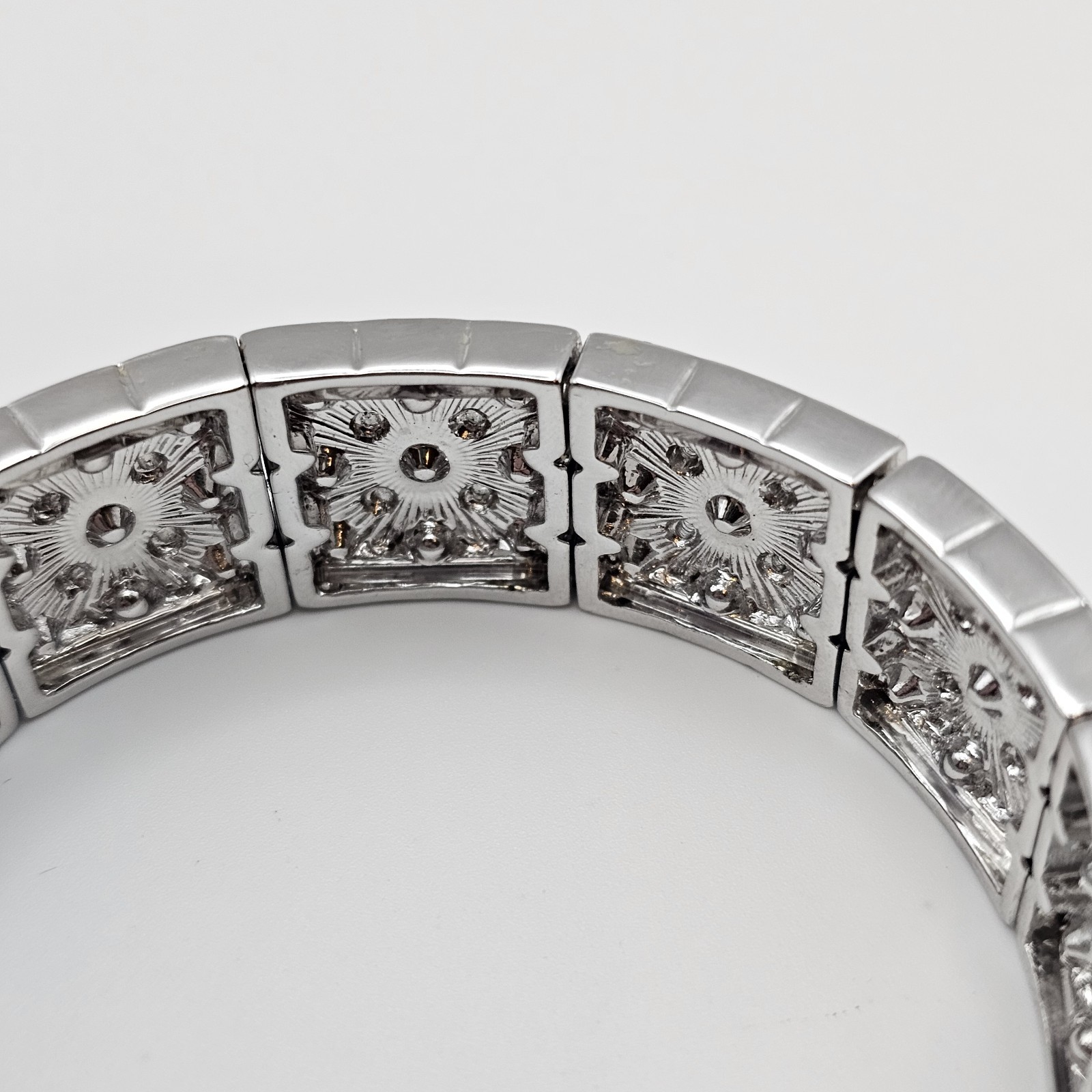 Vintage Brilliant Stretch Band Style Bracelet Silver Tone W/3 Rows Rhinestones