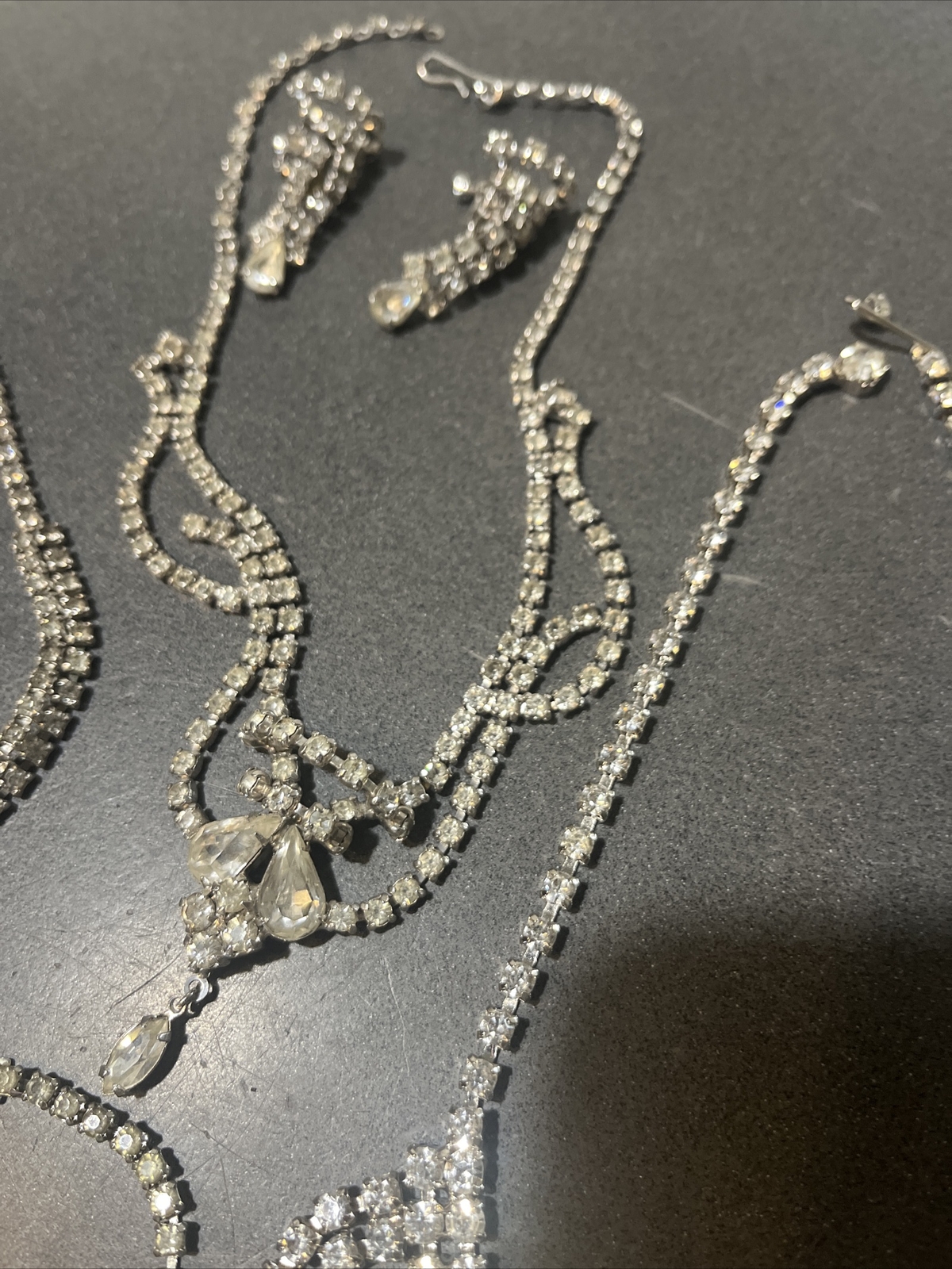 VINTAGE ESTATE LOT 4 CLEAR RHINESTONE NECKLACES 3 PAIR SCREWBACK DANGLE EARRINGS
