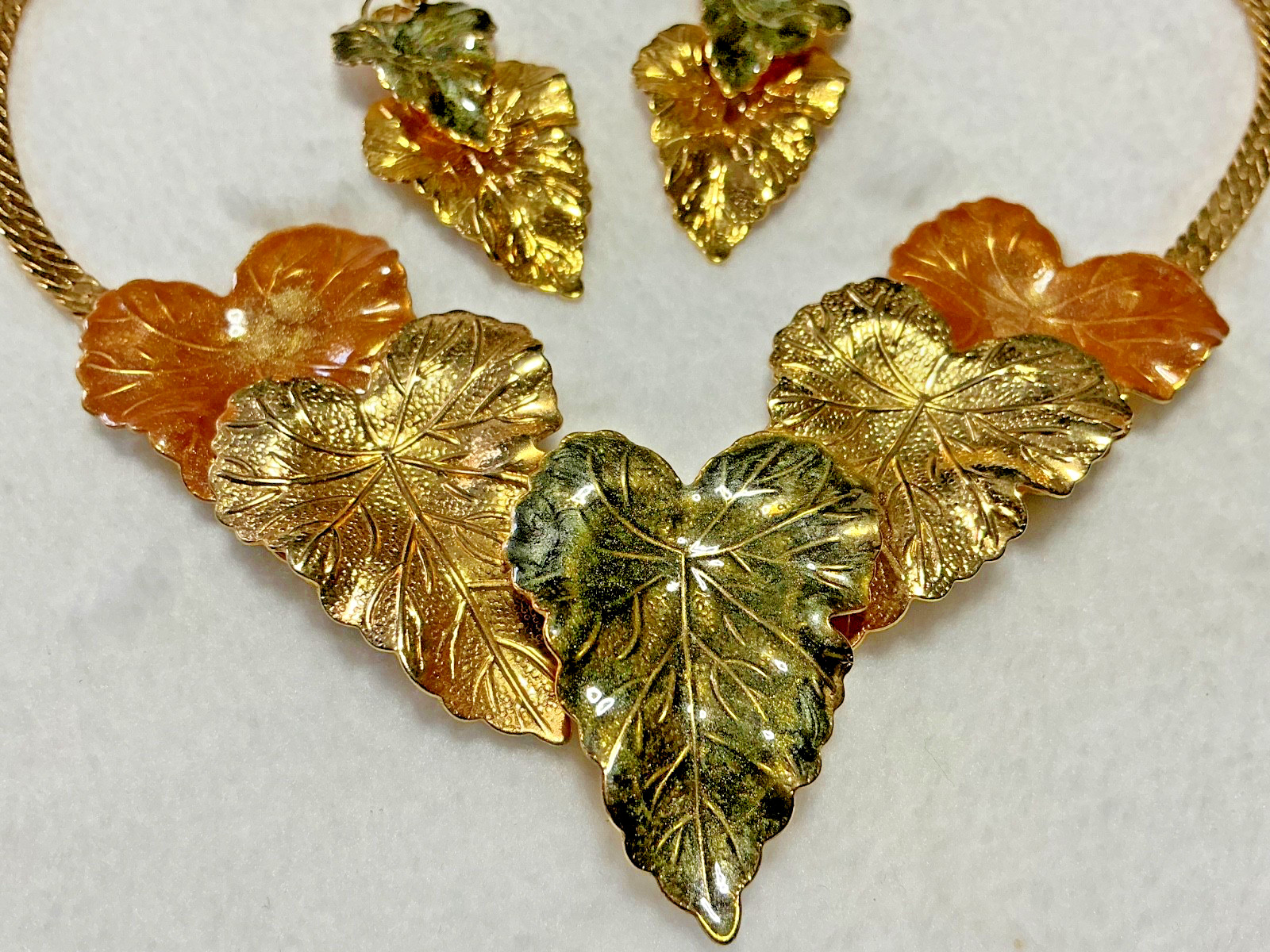Vintage Estate Gold Tone Leaf Necklace and Earrings Gold, Red, Green Enamel