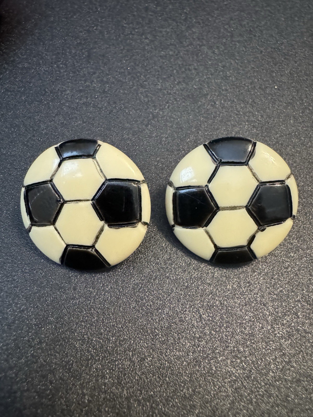 Vintage Retro Enamel Like Soccer Ball Round Earrings W9