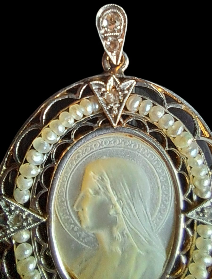Fine Antique Art Nouveau 18K Gold Mother of Pearl Virgin Mary Pendant Ca 1900