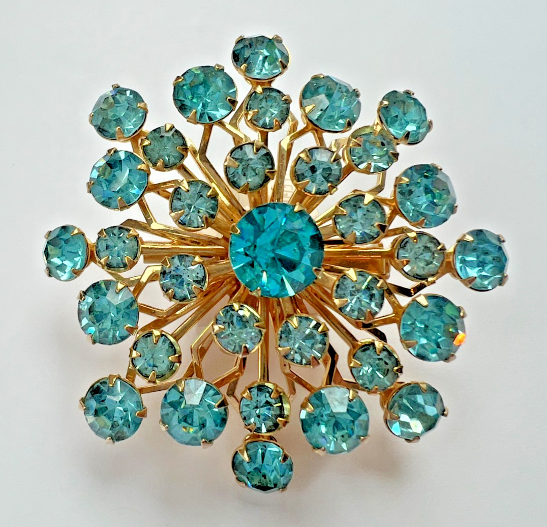 Vintage 1960s Aqua Blue Rhinestone Starburst Brooch Gold Tone Unworn Pin 2″