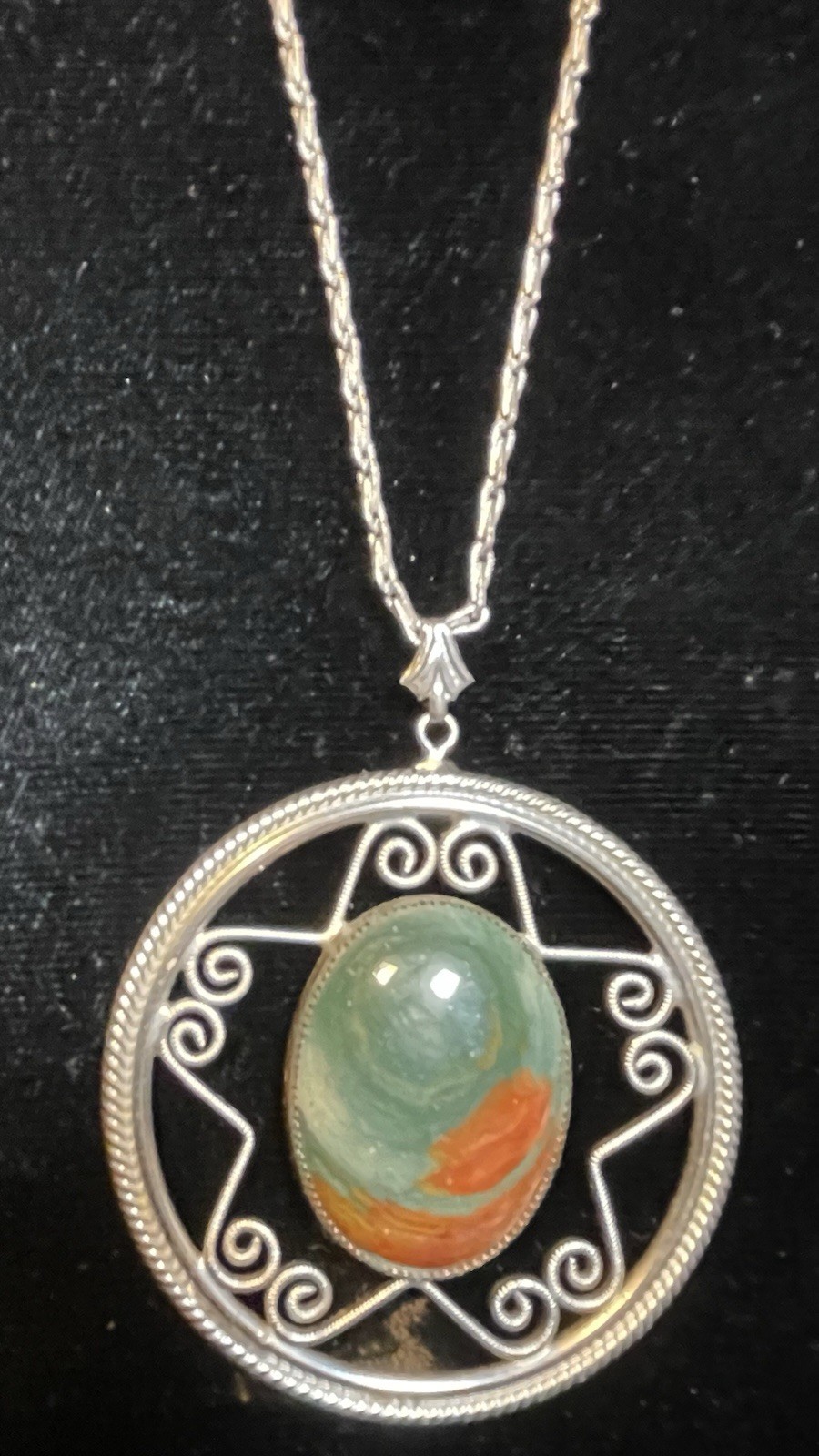 VTG LG CABOCHON BLOODSTONE SILVER TONE PENDANT & 24″ CHAIN NECKLACE EXCELLENT