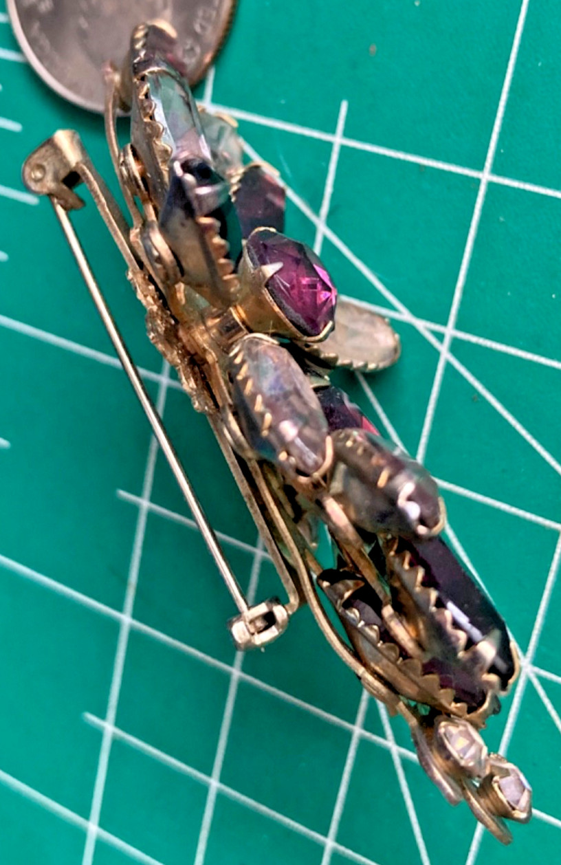 VTG PURPLE RHINESTONE GOLD METAL PIN BROOCH UNSIGN PRONG VINTAGE 3 TONE ANTIQUE