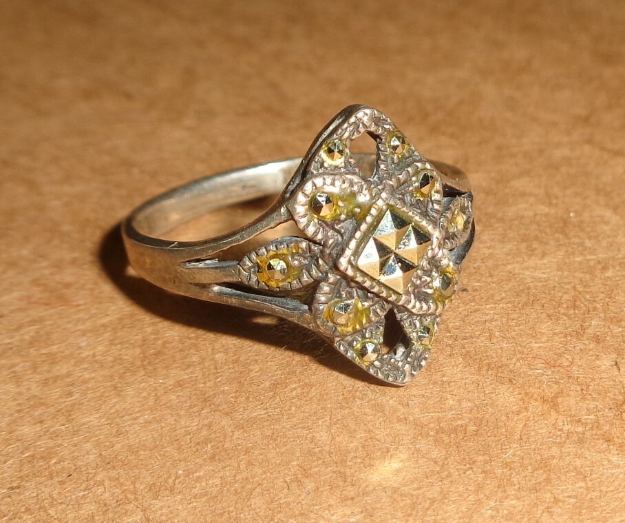 VTG MARKED CW 925 STERLING SILVER MARCASITE DESIGNER RING SIZE 9
