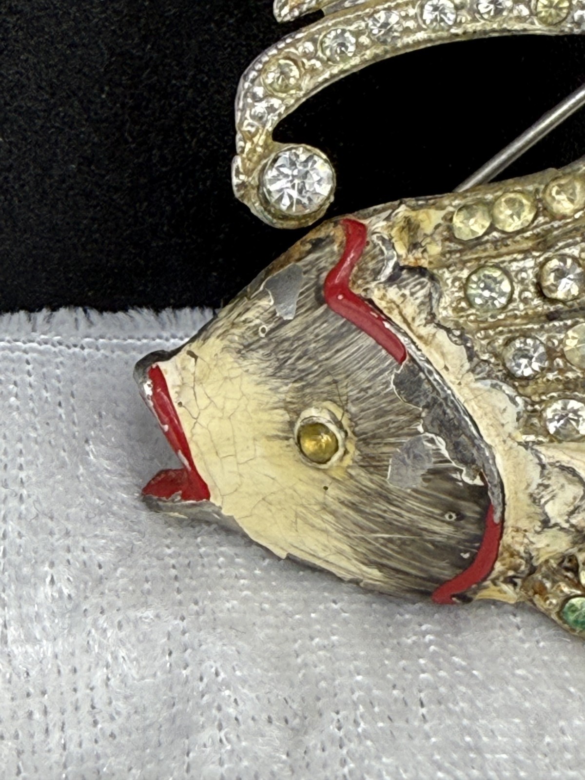 Vintage Pot Metal Brooch Fish Rhinestones Enamel READ