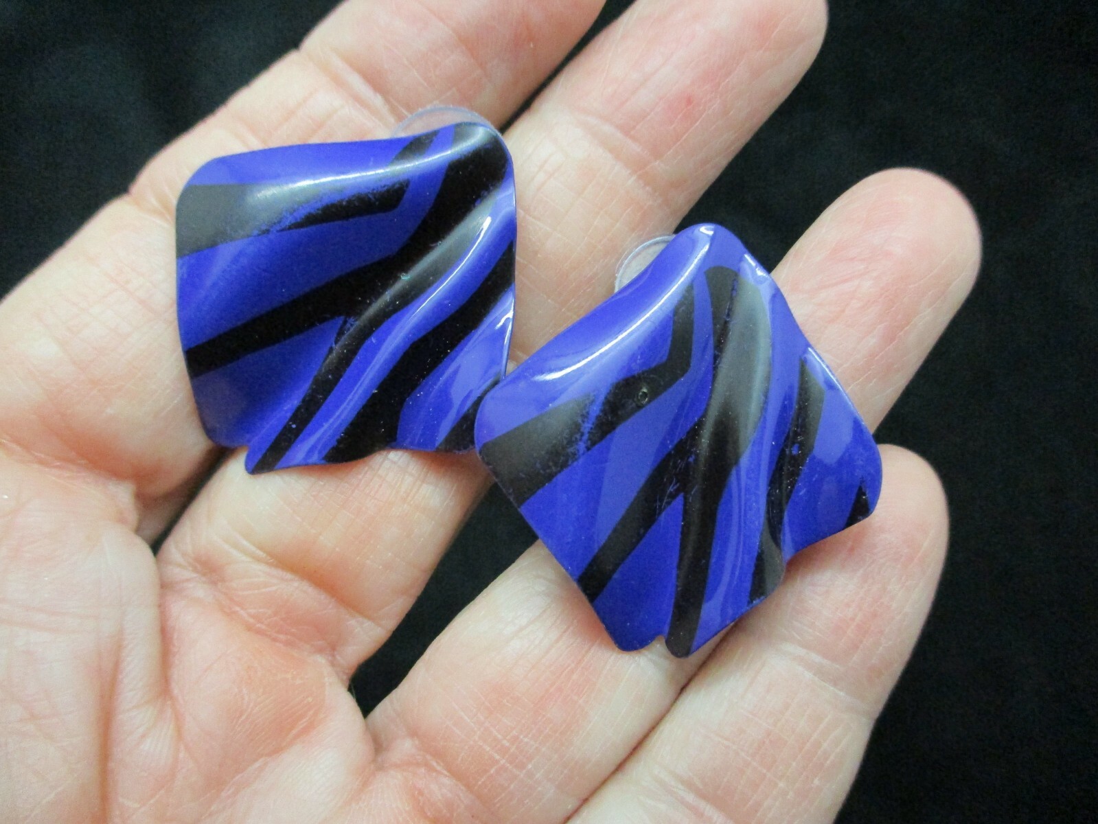 Vintage 1980’s Metal Purple Amethyst & Black Striped Pierced Earrings