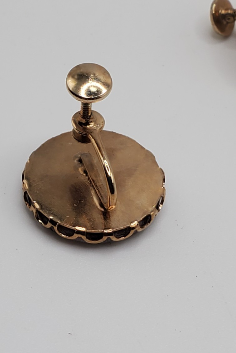 Vintage Gold tone metal with brown disk screw back Earrings .62″ brw14