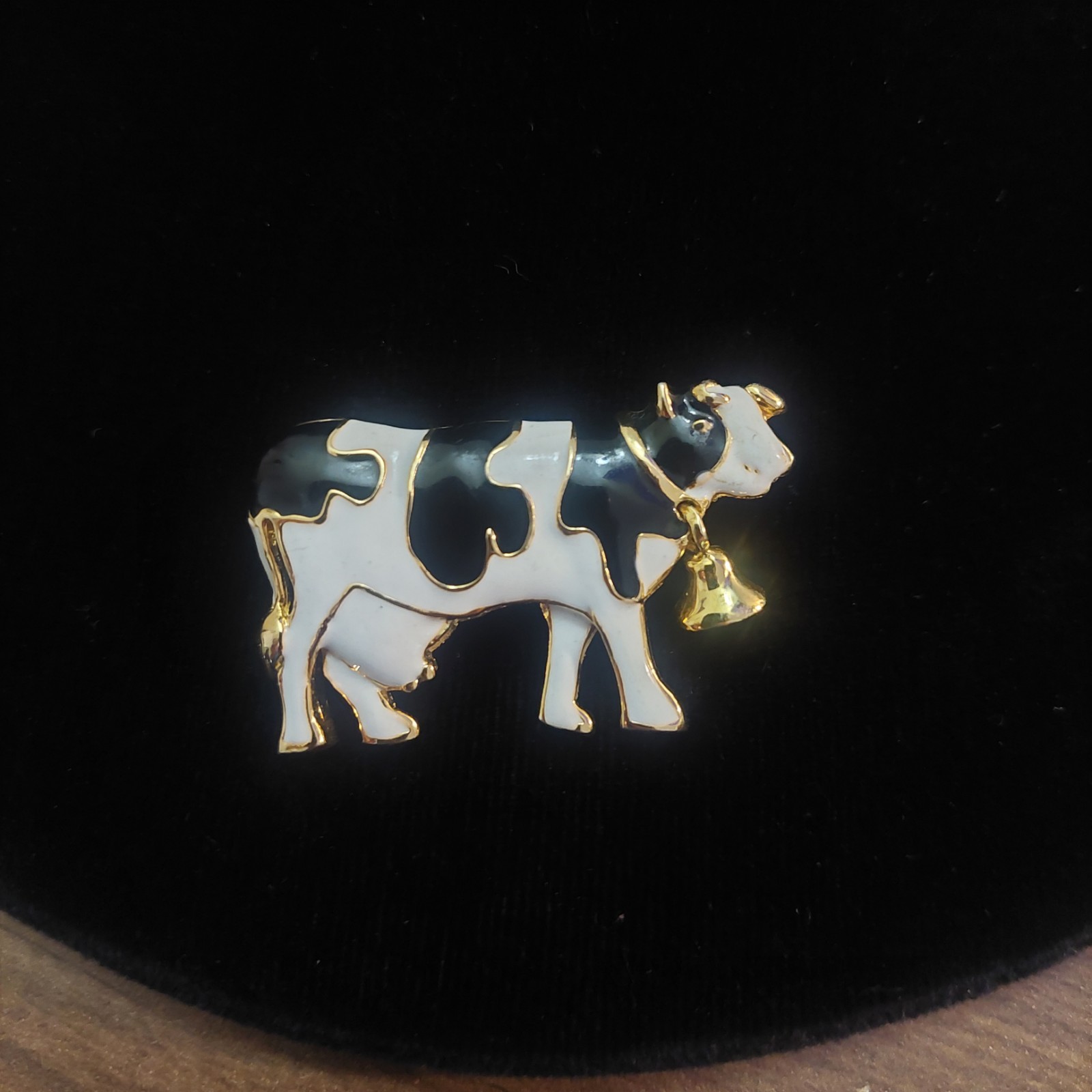 Vintage Estate Costume Jewelry Enamel Cow Pin Brooch with Bell