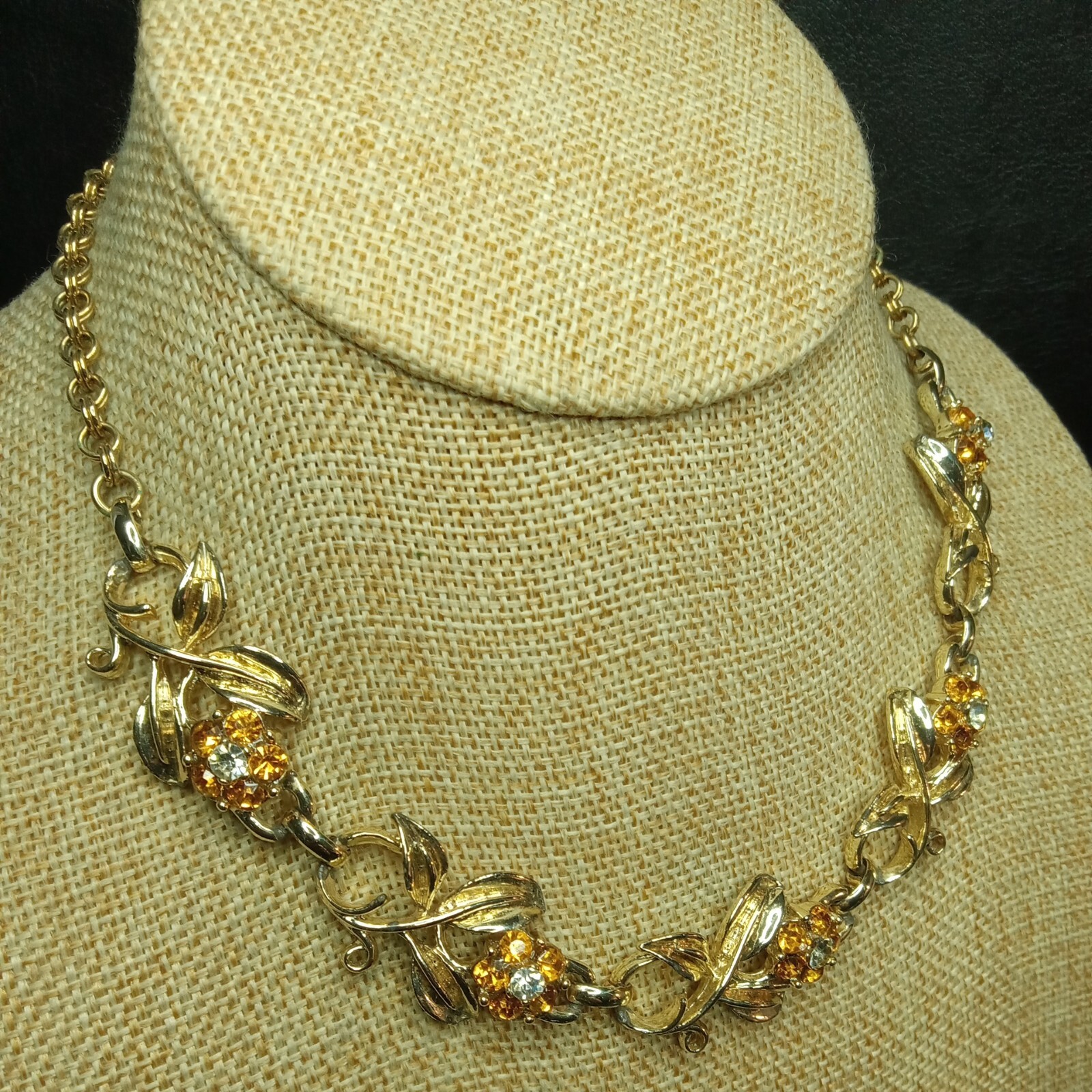 Vintage Faux Topaz And Clear Rhinestone Flowers Leaves Necklace. 6526