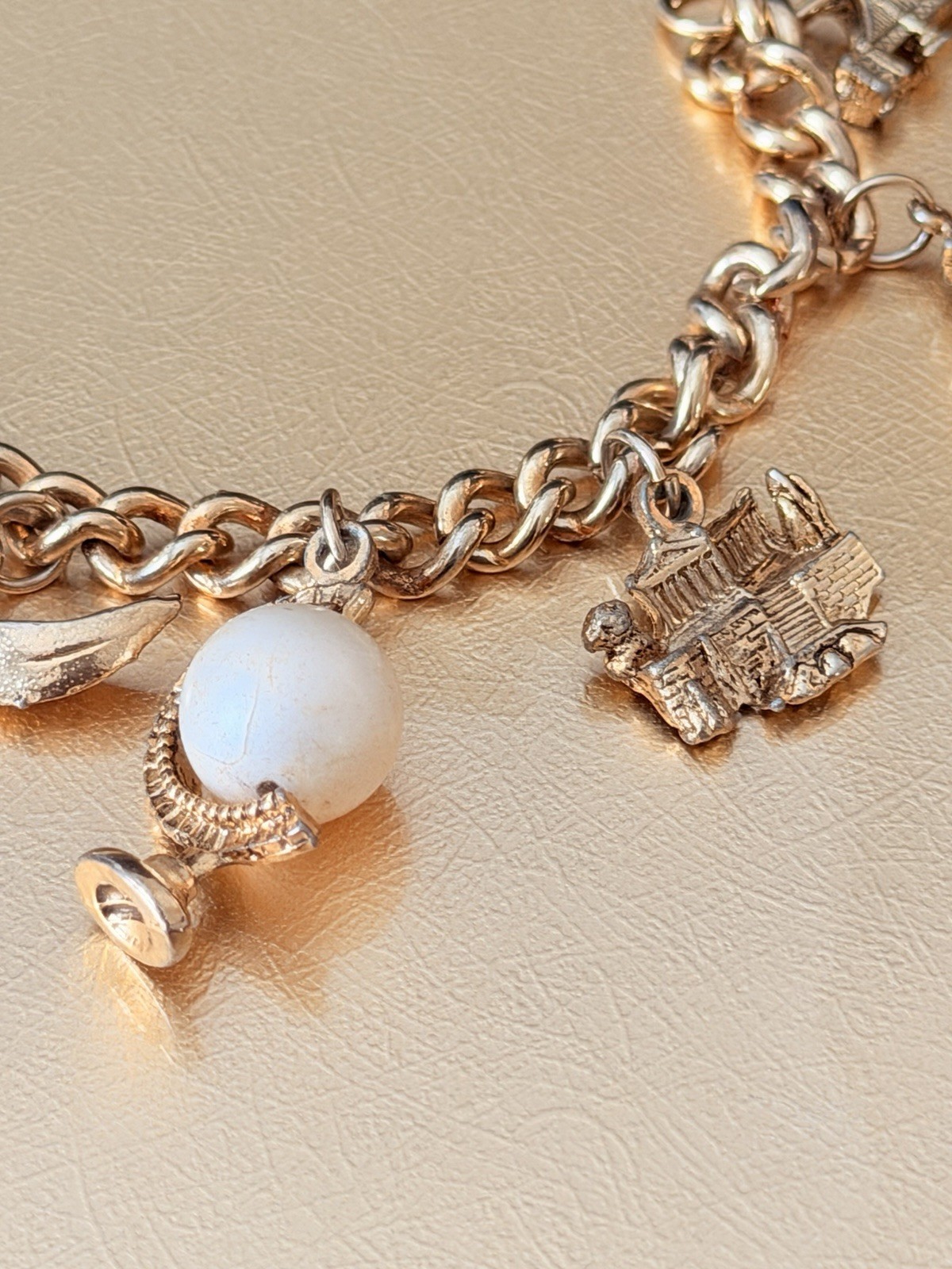 Fun Vintage Gold Tone World Travel Charm Cable Bracelet 7″