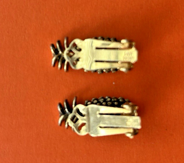 Vintage Pineapple Clip On Earrings Gold Tone Figural Pat Pend 1930s 1950s Retro