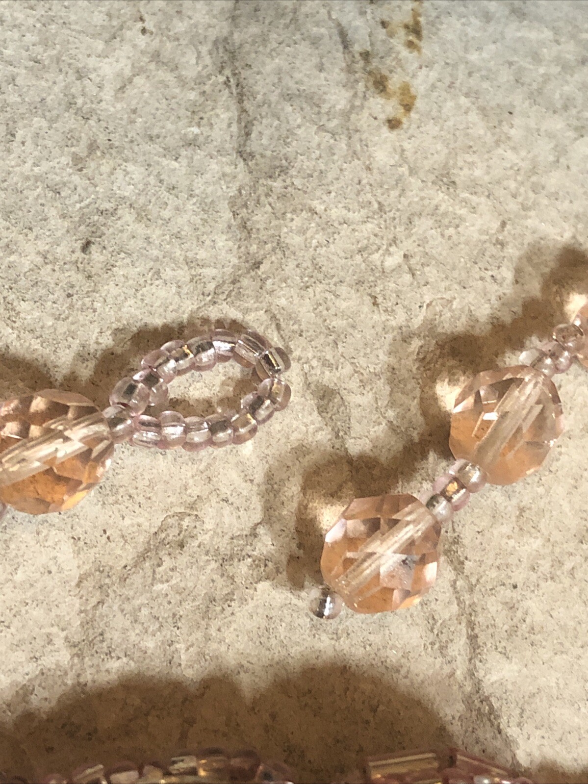 19. Vintage KAREN LANDON Faceted Glass Pink Seed Bead Dangle Bracelet 6 3/4″