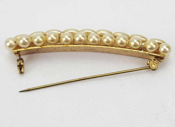 Vtg Brooch Bar Pin Pearls Faux Gold Tone Holiday 2.5”x.0.5” Unsigned 40s 50s 60s