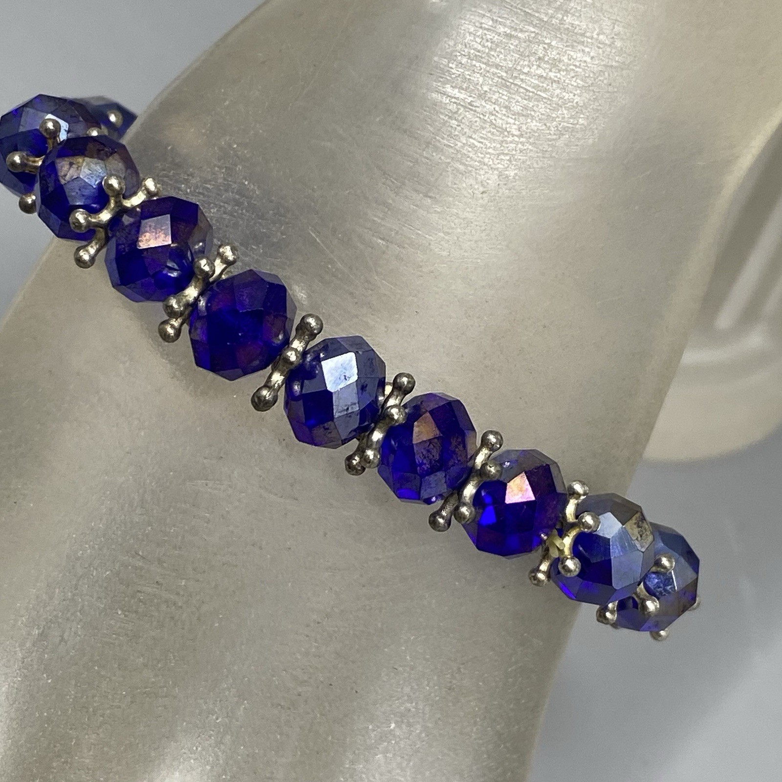 Purple Glass Beaded Bracelet Stretch Iridescent Surface Coated Faceted 6.75″