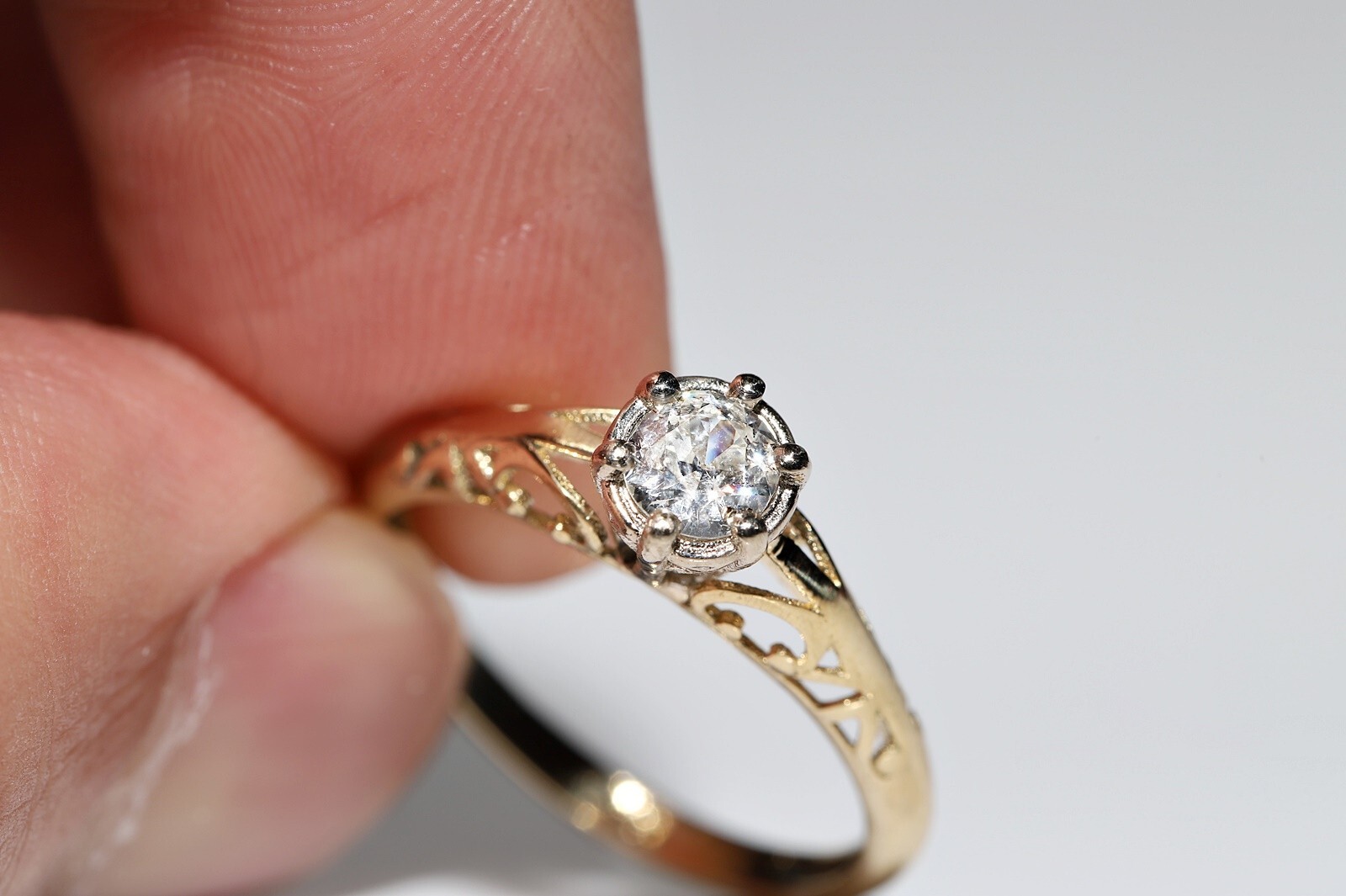 18k Gold New Made Natural Diamond Decorated Solitaire Ring