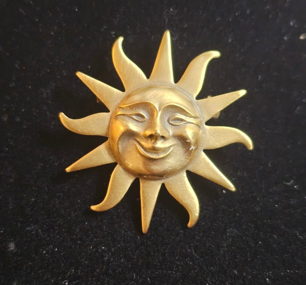 Vtg Brooch/Pin ALVA Studios Signed Gold Tone Celestial Sunburst 1″ Hippie Boho