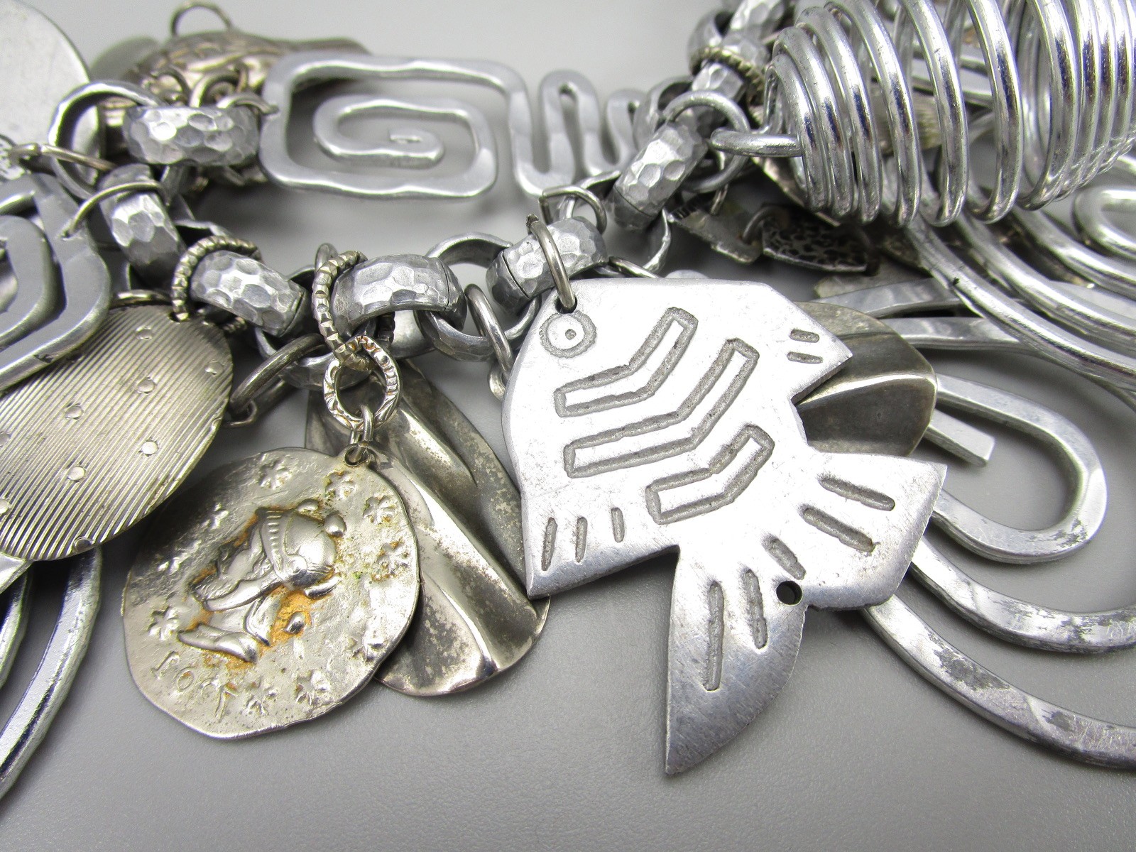 AMAZING 1980’S OVERSIZED ALUMINUM MIXED METAL CHUNKY CHARM BRACELET