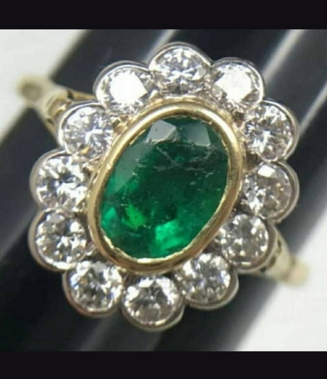 Antique Edwardian Natural Oval Emerald and Round Diamond Ring. 18k Gold. Size 5