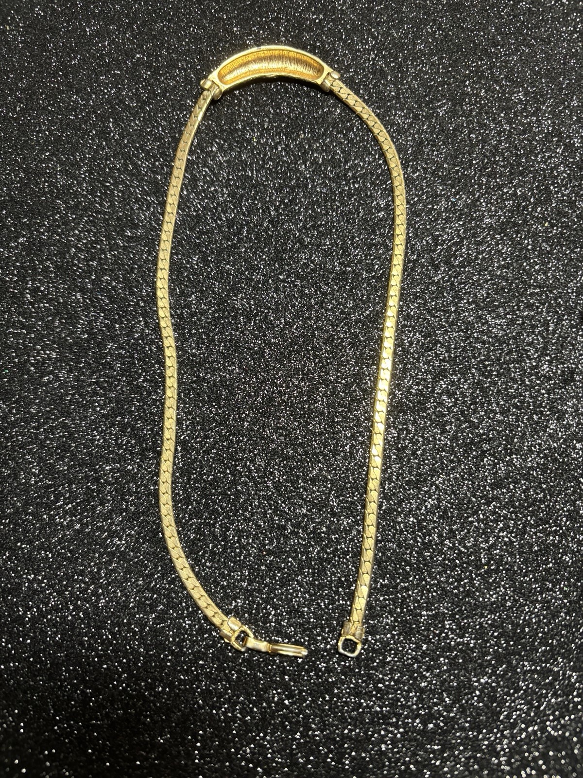 Vintage Unsigned Red And Black Enamel Gold Tone 16” Necklace