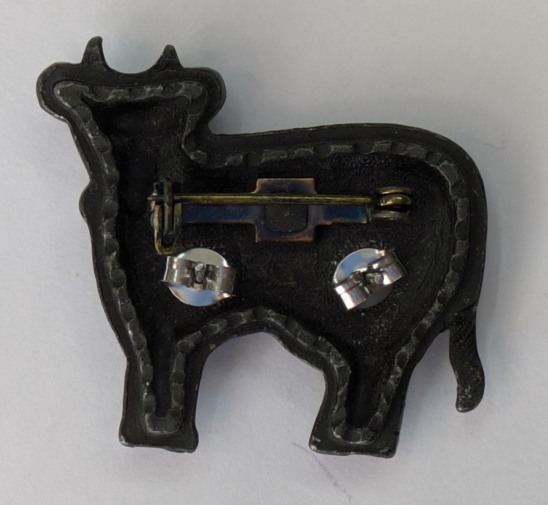 Vintage Pewter Cow 1.25″ Brooch Pin 1/4″ Pierced Calf Earrings Set