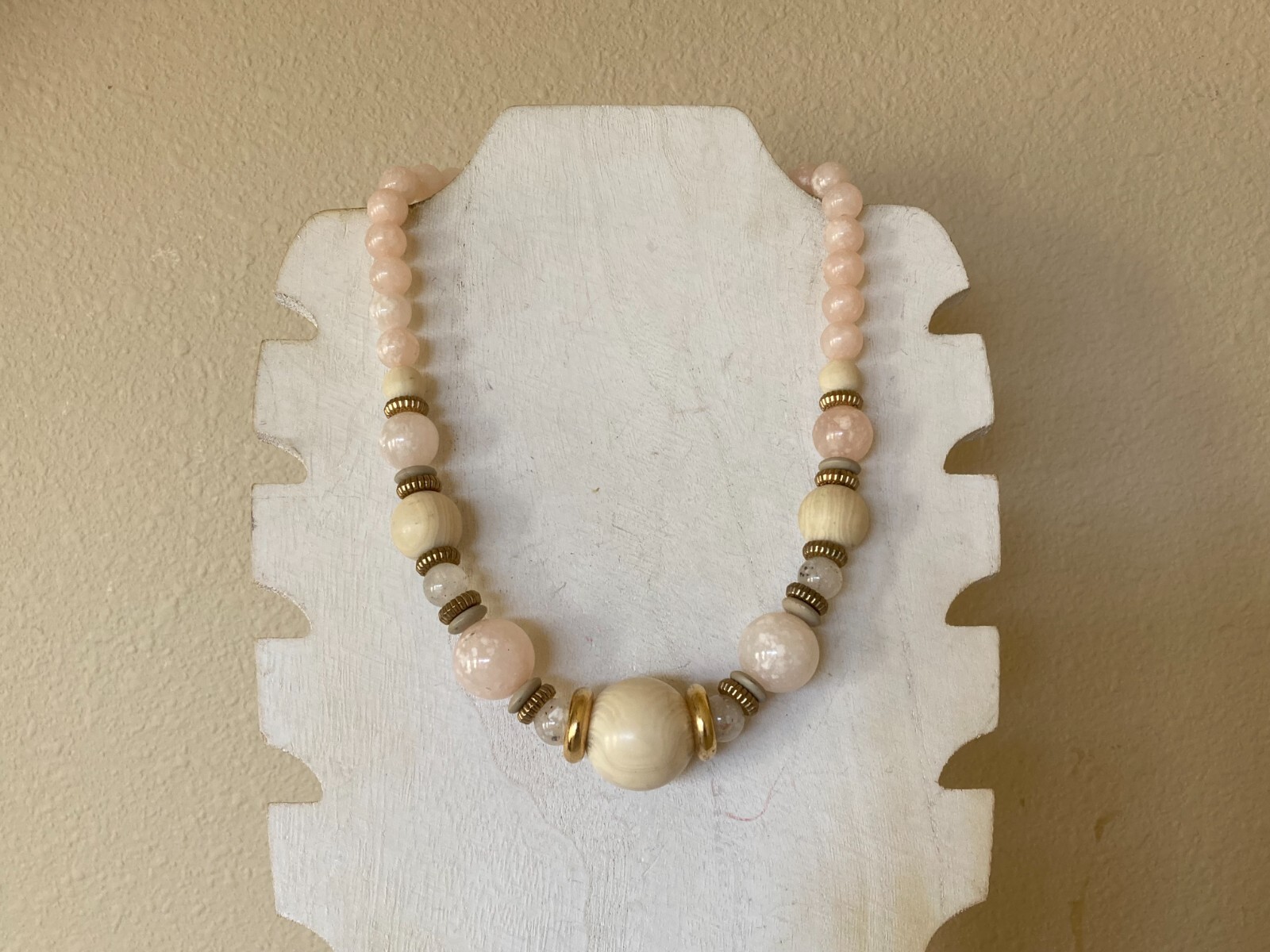 Vintage Graduated Pink Lucite and Wood Bead Necklace – 18″