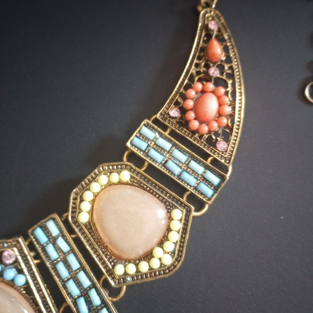 Vintage Multicolor Collar Bib Necklace Pastel Mosaic Bead Design Approx 19″ EUC
