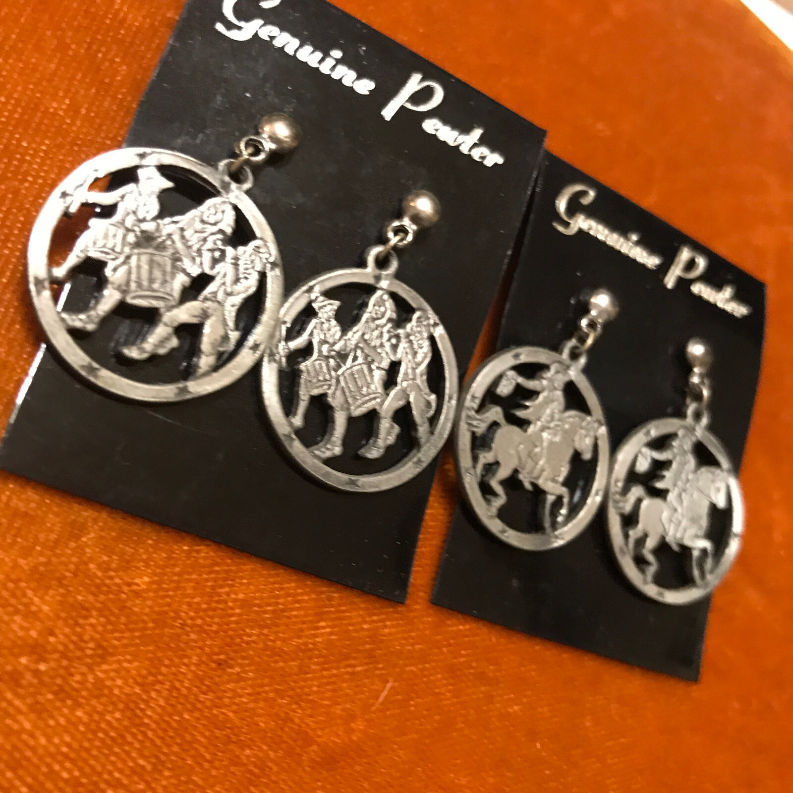 LOT OF 2 VINTAGE PEWTER PATRIOTIC PAUL REVERE EARRINGS 1970’s DANGLE NOS NOI
