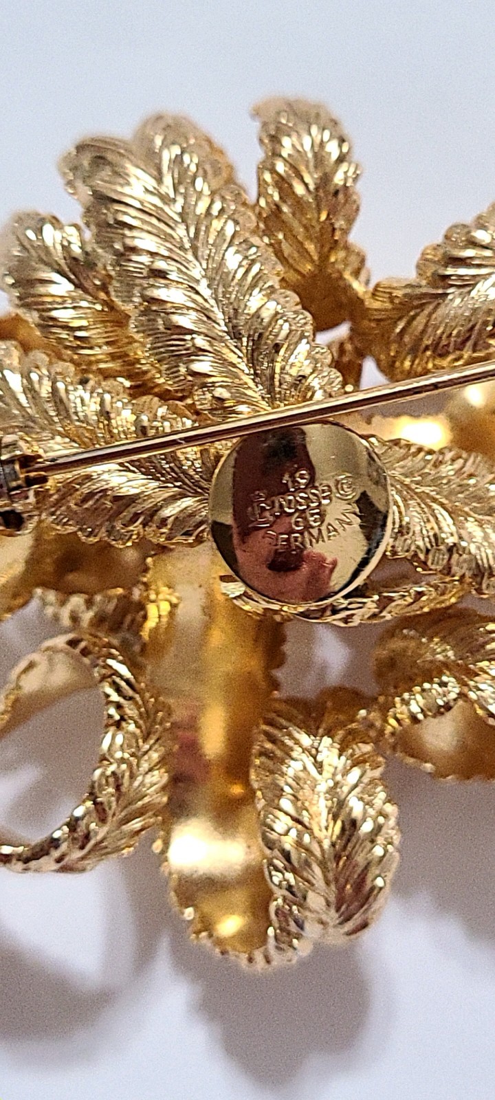 Grosse Signed Gold Tone Bow Leaf Nature Brooch Pin Women’s Fashion Jewelry