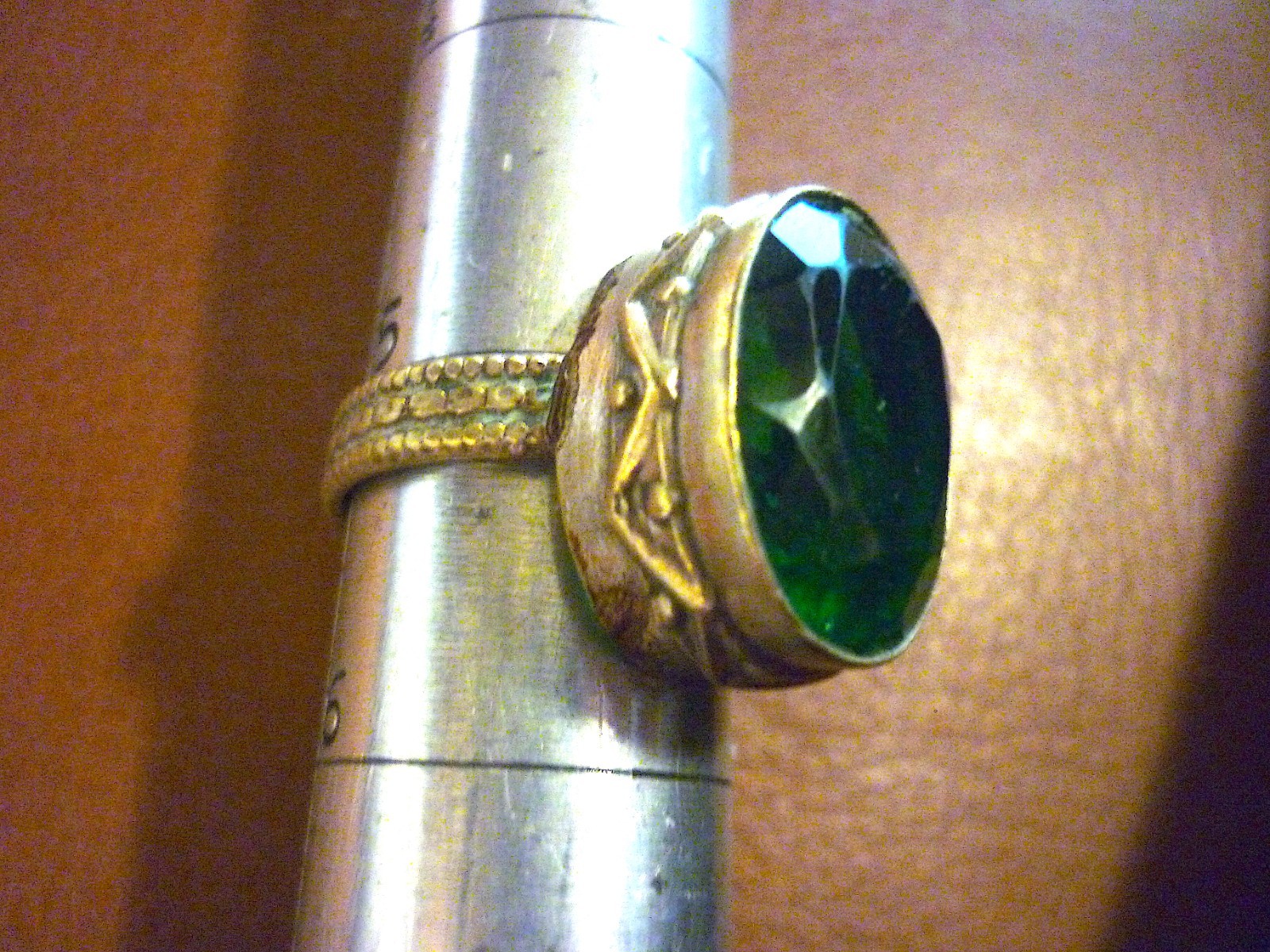 Vtg Silver Washed Brass Bohemian Ring Kelly Green Stone Tall Statement Size 5.25