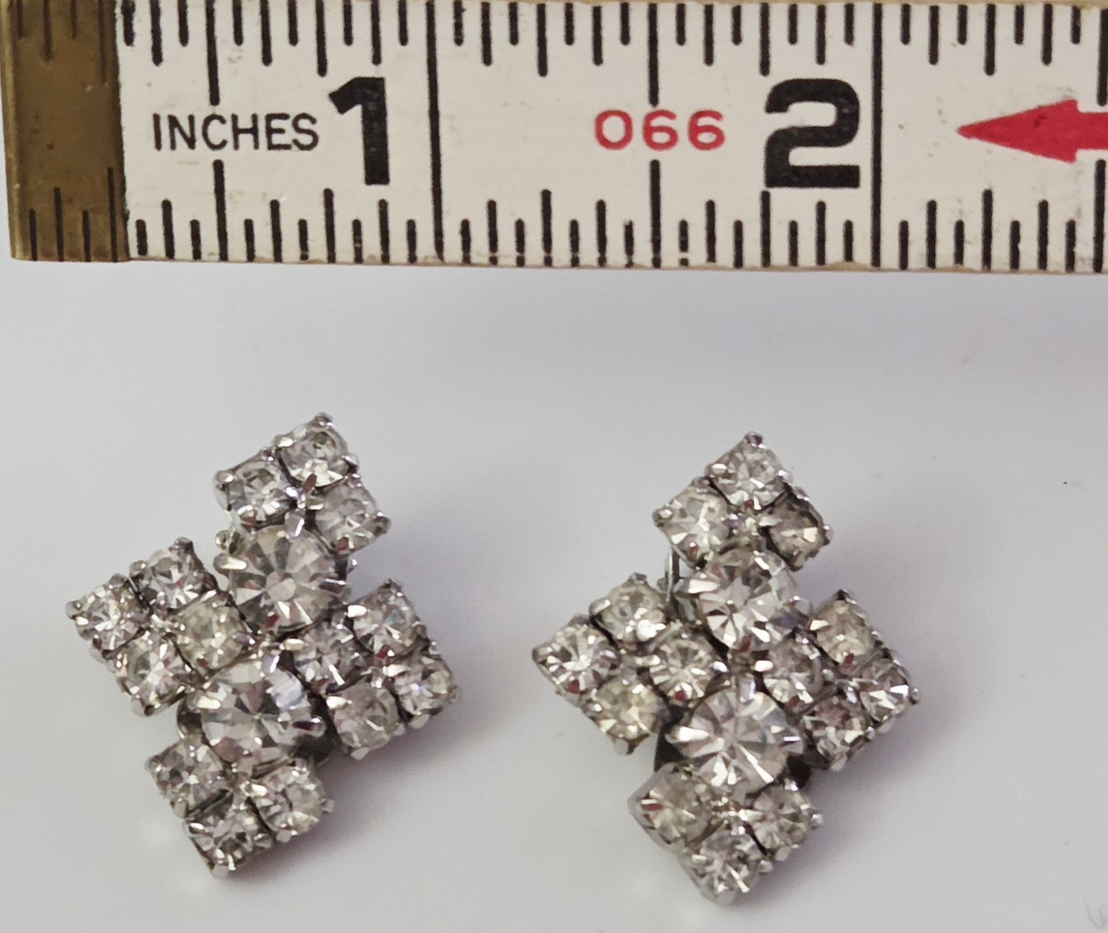 Vintage Silver Tone & Clear Glass Rhinestone Clip On Earrings Silvertone